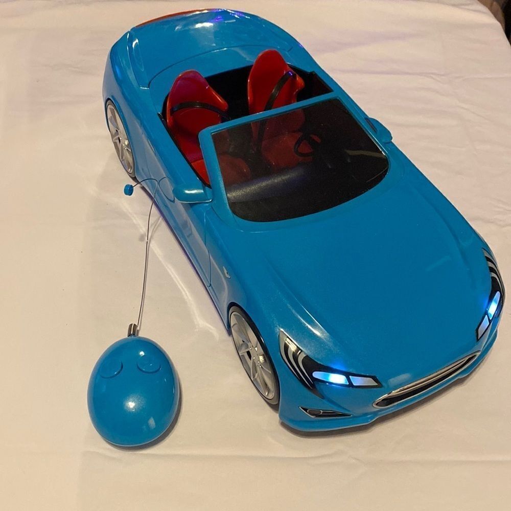 Bratz MGA Entertainment Electric Blue Light up RC Car HTF EUC 27MHz